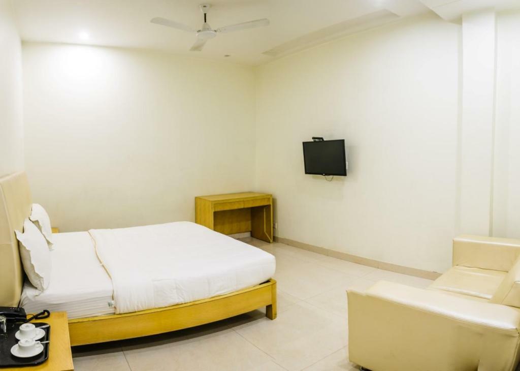 Hotel Yash Inn Mirzāpur Esterno foto