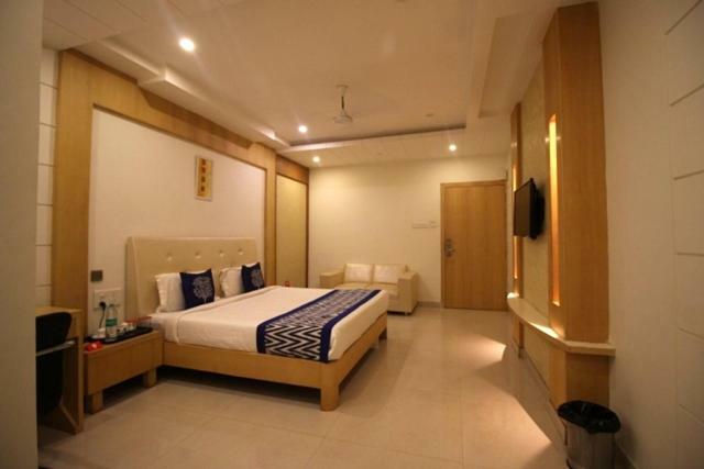 Hotel Yash Inn Mirzāpur Esterno foto