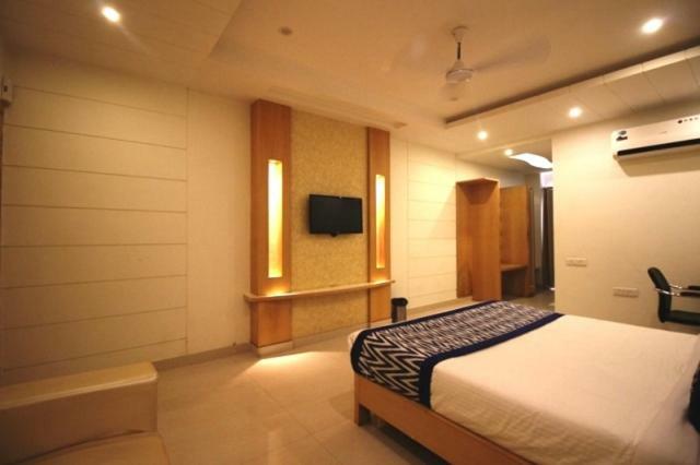 Hotel Yash Inn Mirzāpur Esterno foto
