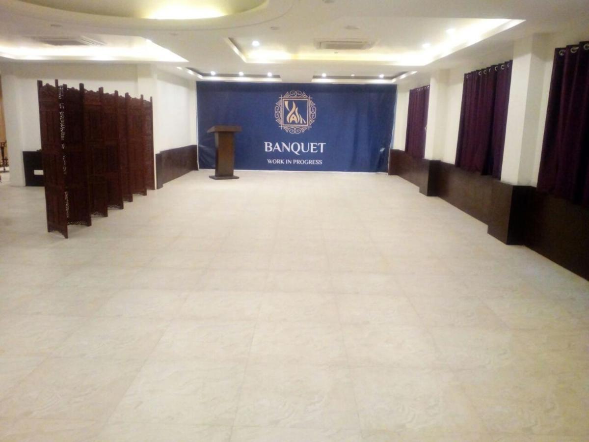 Hotel Yash Inn Mirzāpur Esterno foto
