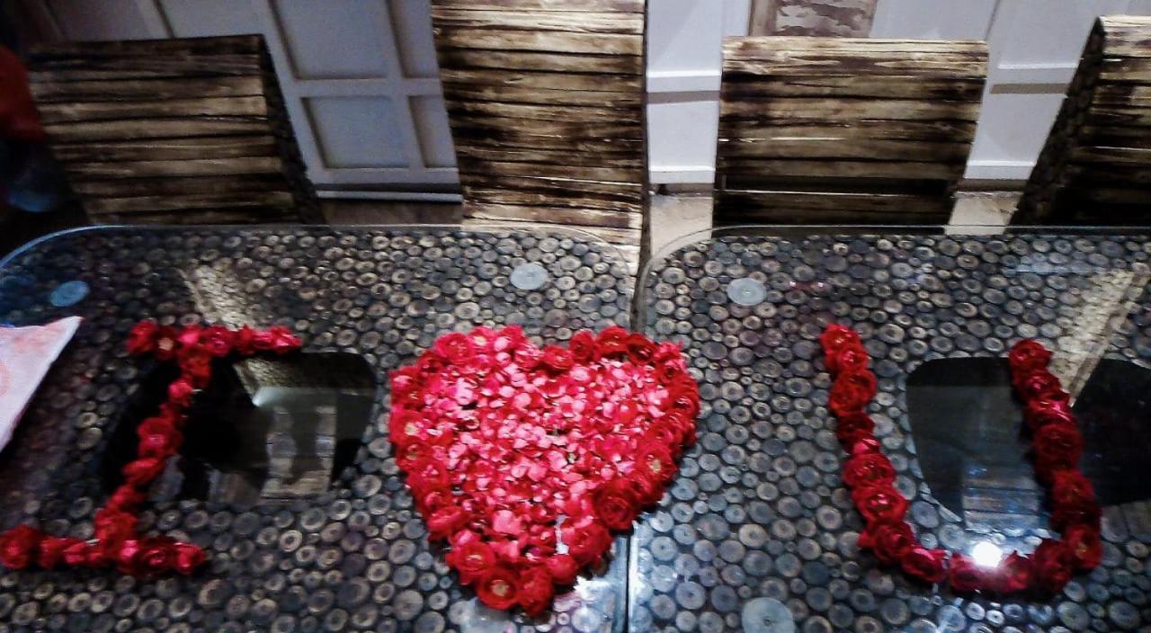 Hotel Yash Inn Mirzāpur Esterno foto
