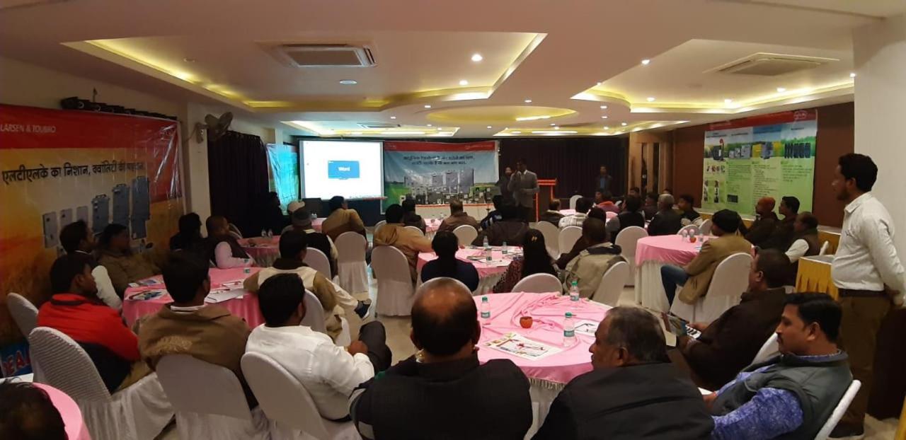 Hotel Yash Inn Mirzāpur Esterno foto